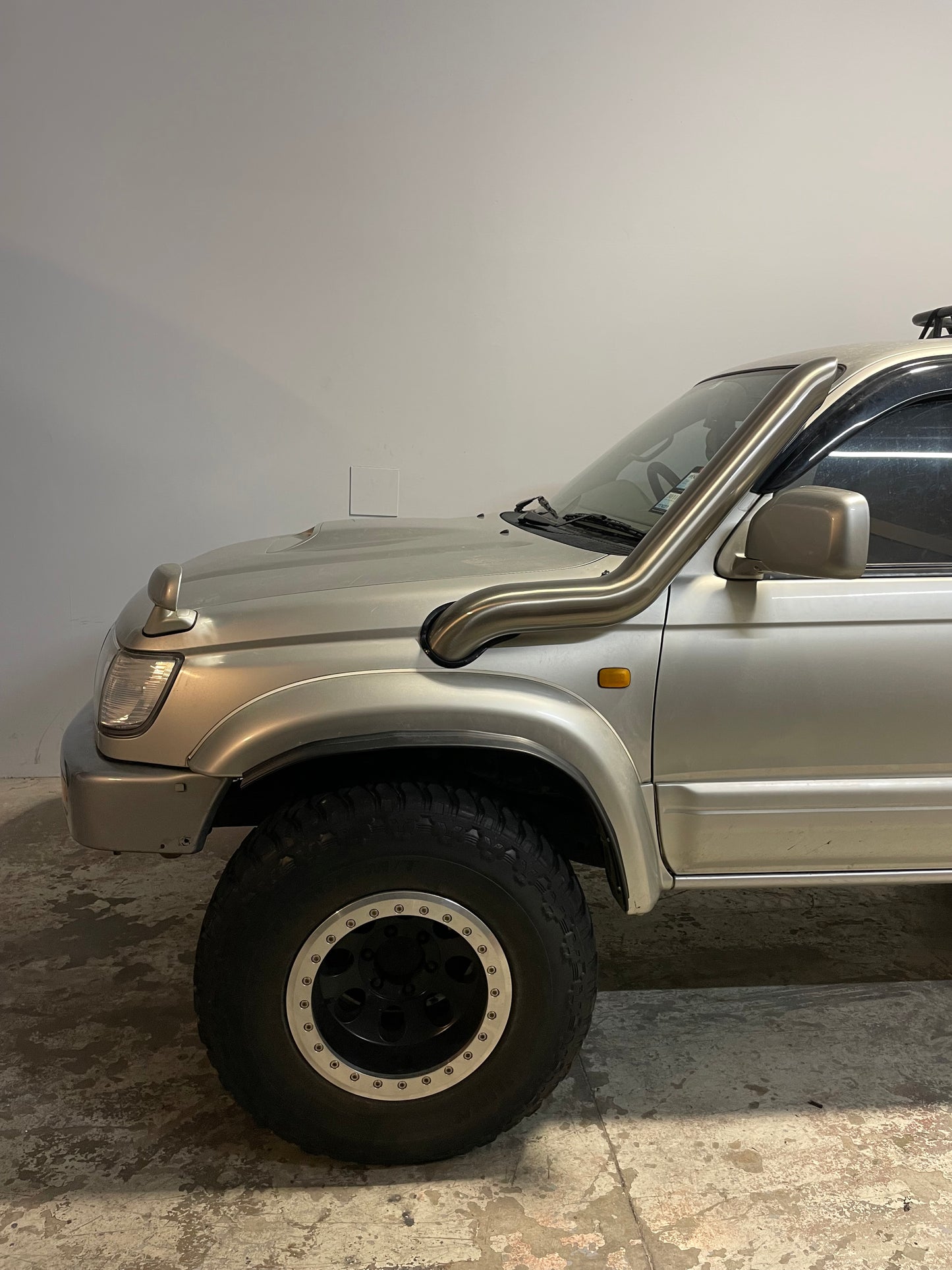 CUSTOM NINEZ Toyota Hilux Surf 1KZ Diesel Mid Entry Snorkel Kit
