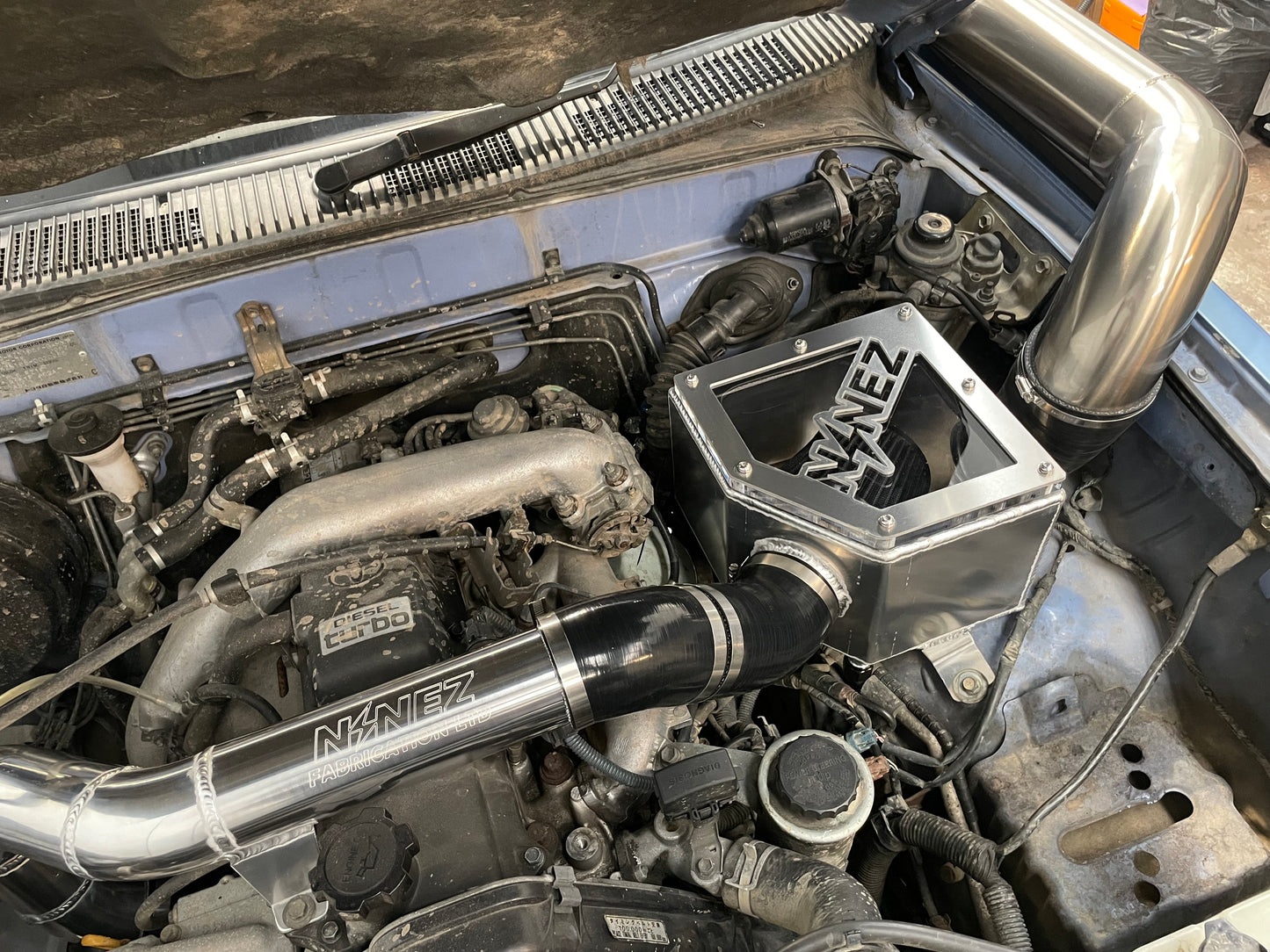 CUSTOM NINEZ Toyota Hilux Surf 1KZ Diesel Mid Entry Snorkel + Airbox Combo