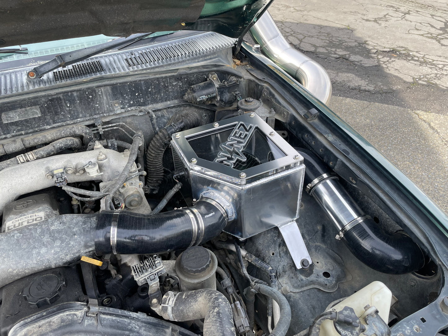 Toyota LN/SR5 Hilux 1KZ Diesel Mid Entry Snorkel Kit